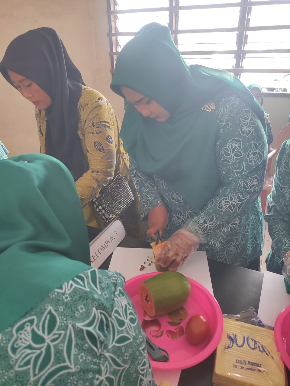 LOMBA GARNISH DALAM RANGKA HARI IBU